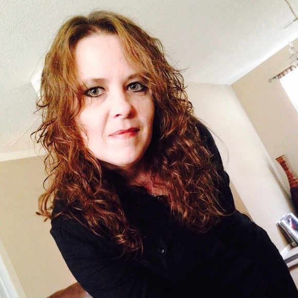 Meet your Posher, Michelle - Picture 1 of 1